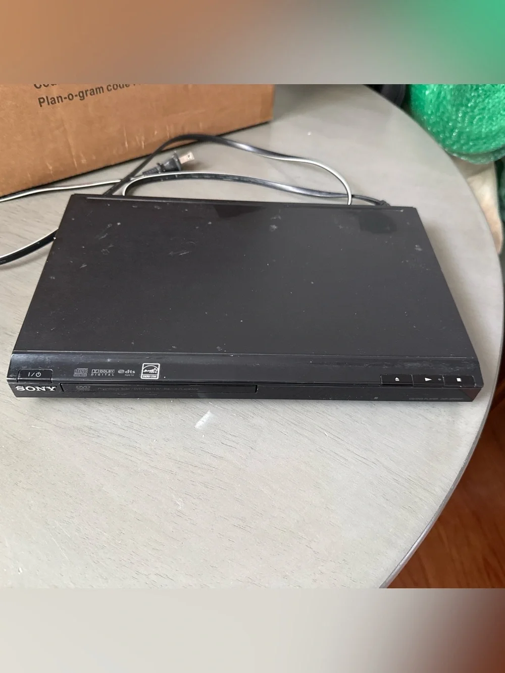 Sony DVP-SR200P CD/DVD Player (Progressive Scan, Dolby Digital)